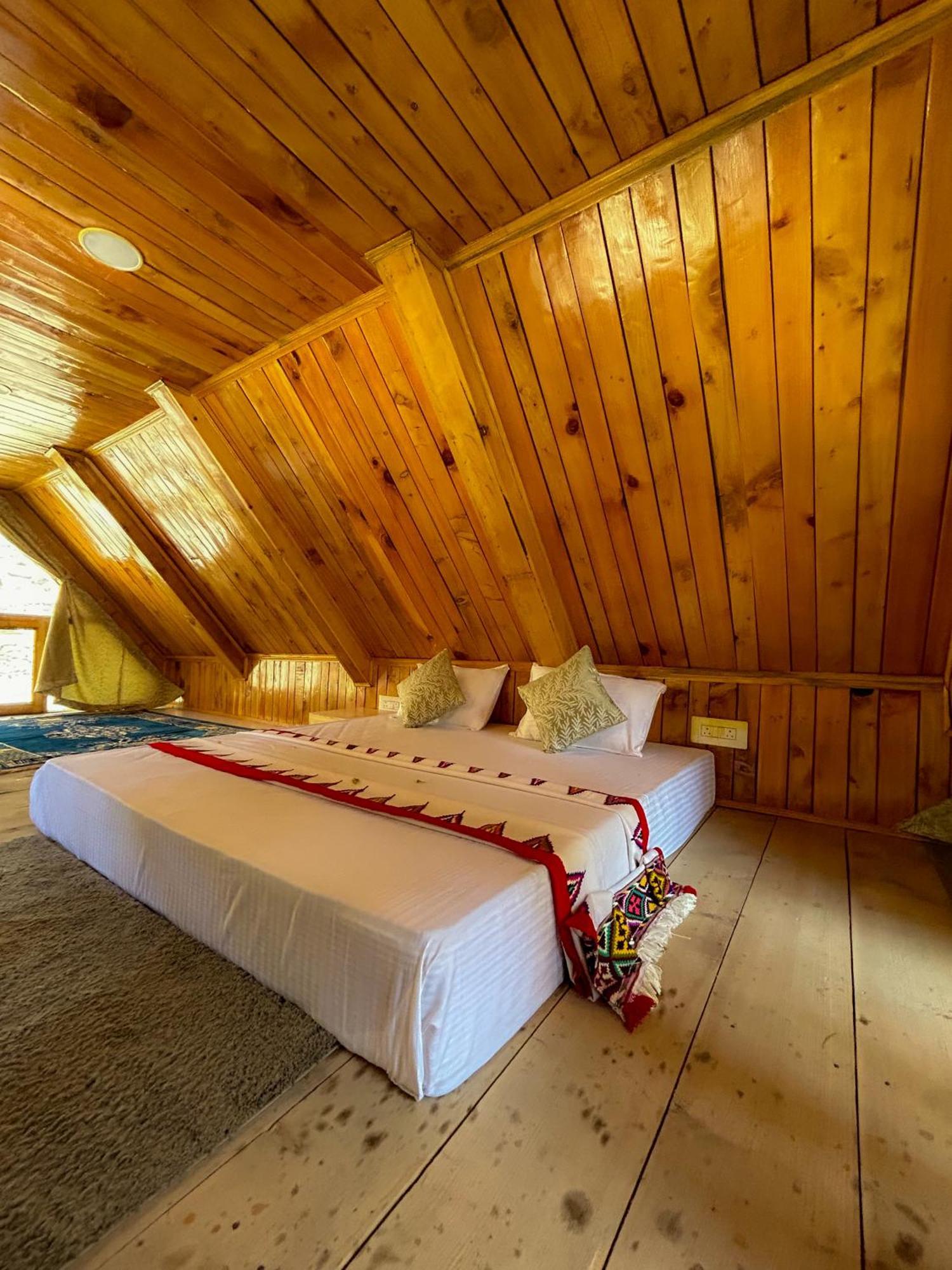 Sainj Riverside Cottages エクステリア 写真
