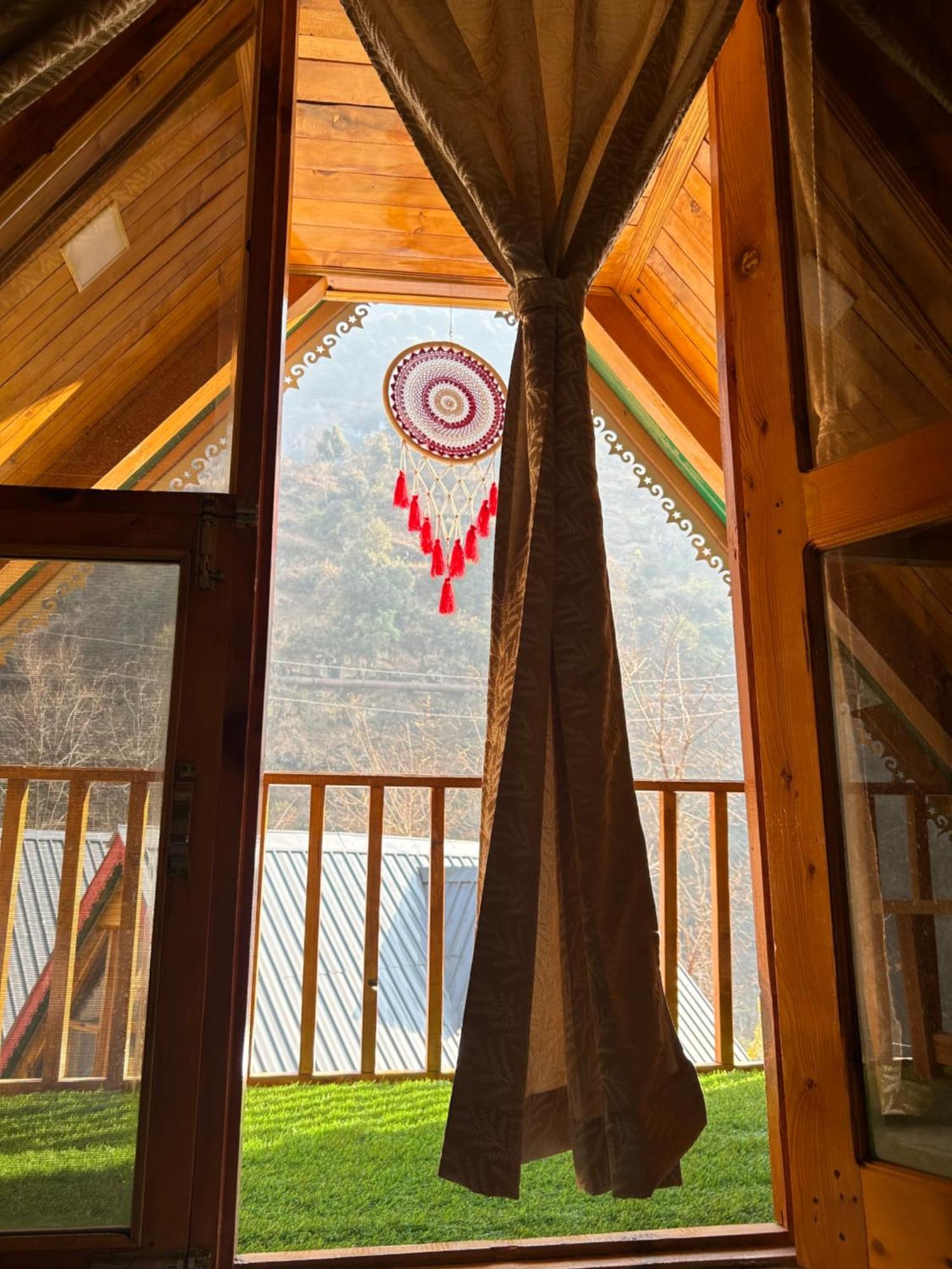 Sainj Riverside Cottages エクステリア 写真